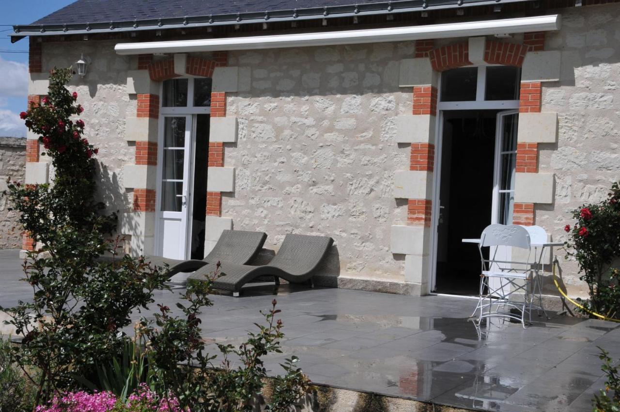 Petite Maison Des Roses - Gite 2 Personnes Brain-sur-Allonnes Exterior foto