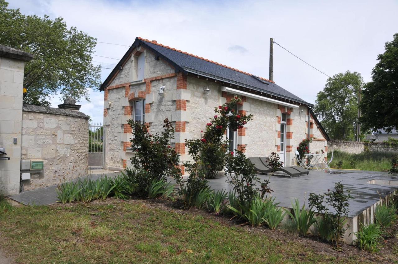 Petite Maison Des Roses - Gite 2 Personnes Brain-sur-Allonnes Exterior foto